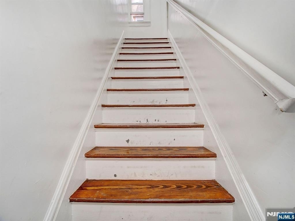 147 Huntington - Photo 2