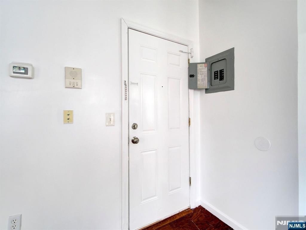 147 Huntington - Photo 3