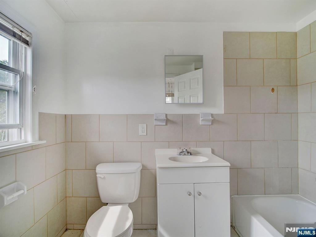 147 Huntington - Photo 11
