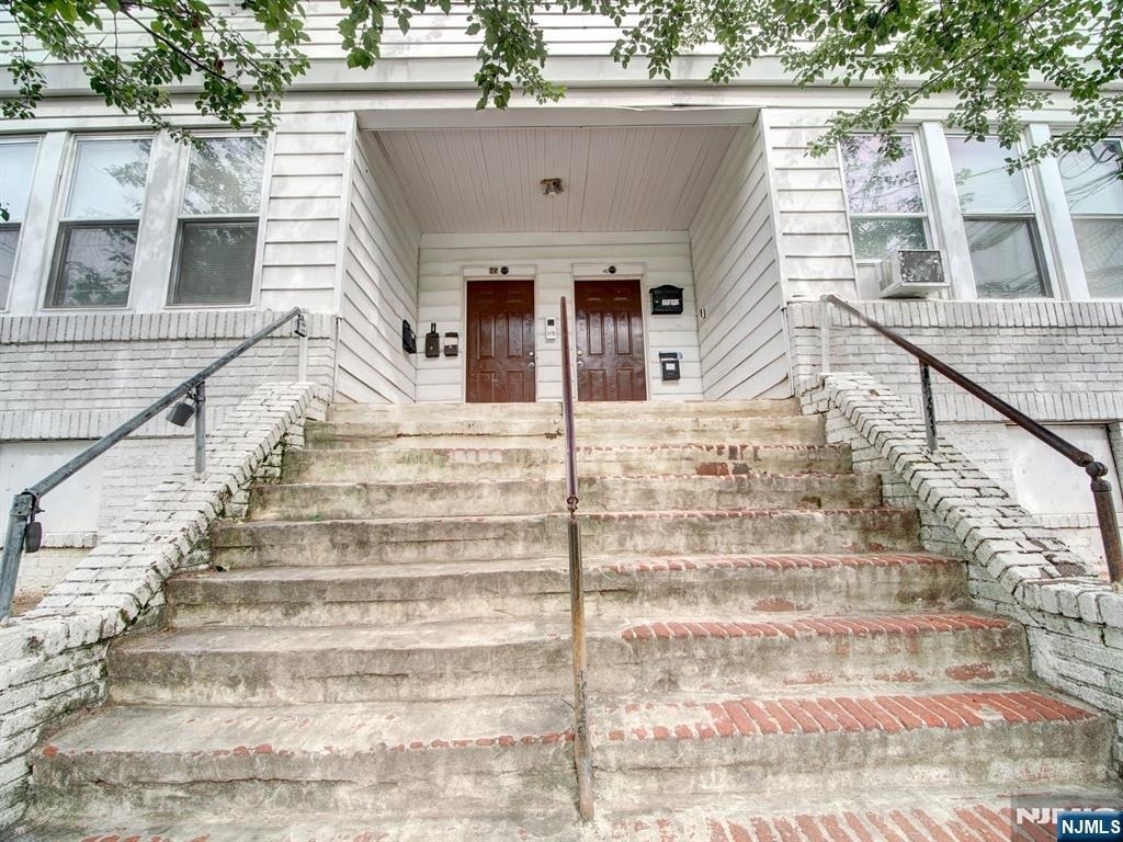 147 Huntington - Photo 1
