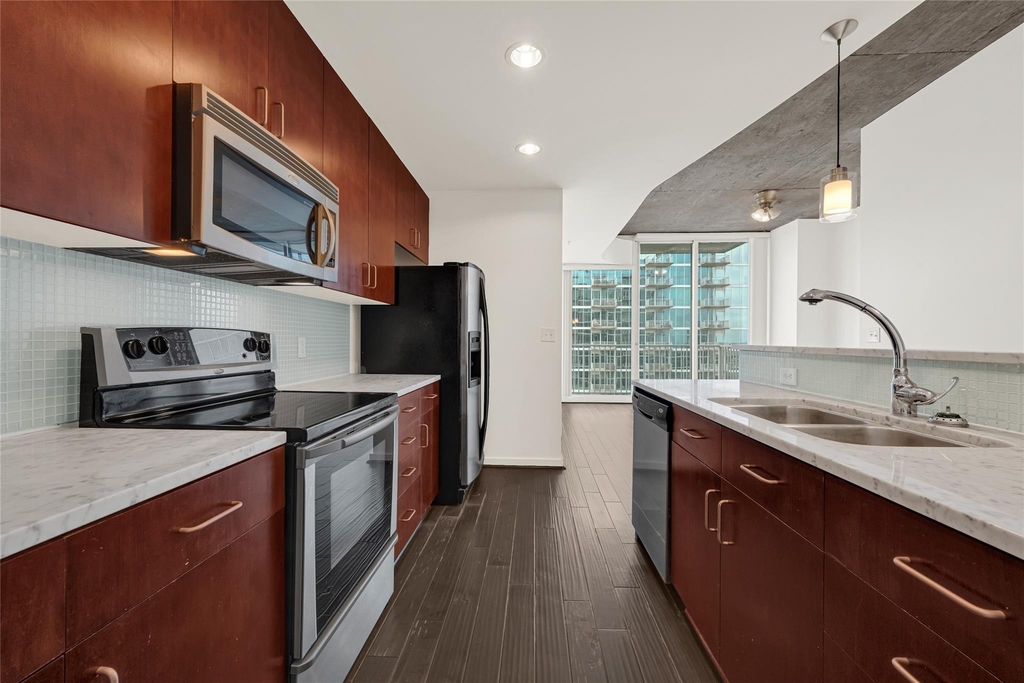 5925 Almeda Road - Photo 5