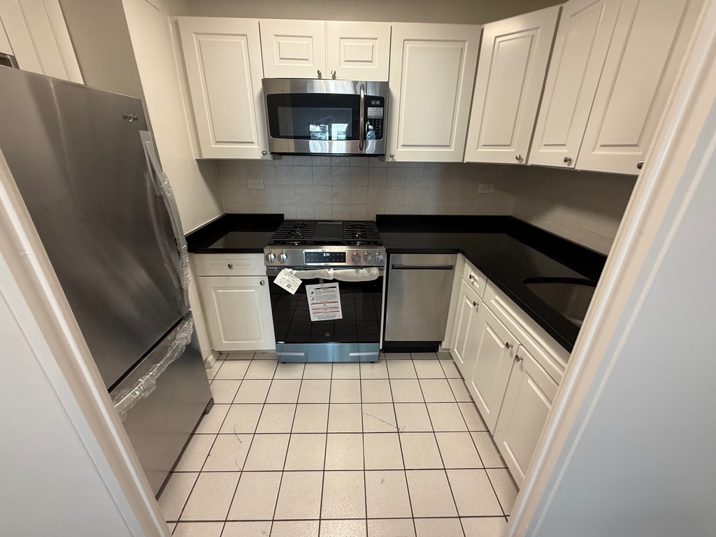 220 East 63rd Street - Photo 2