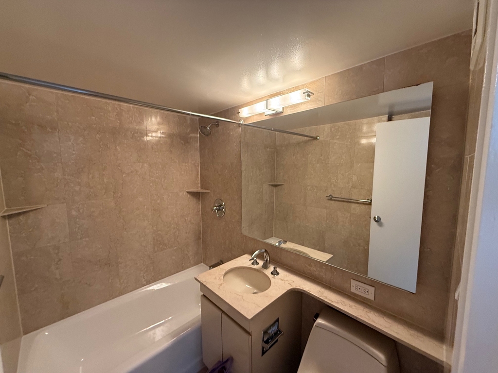 220 East 63rd Street - Photo 7