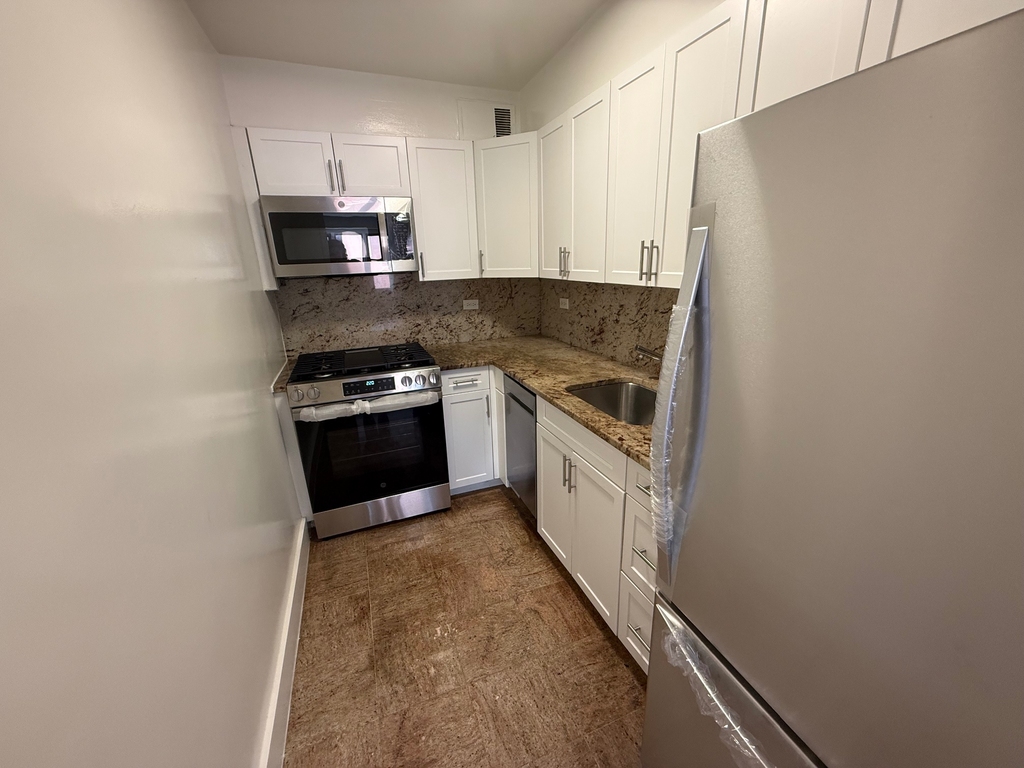220 East 63rd Street - Photo 3