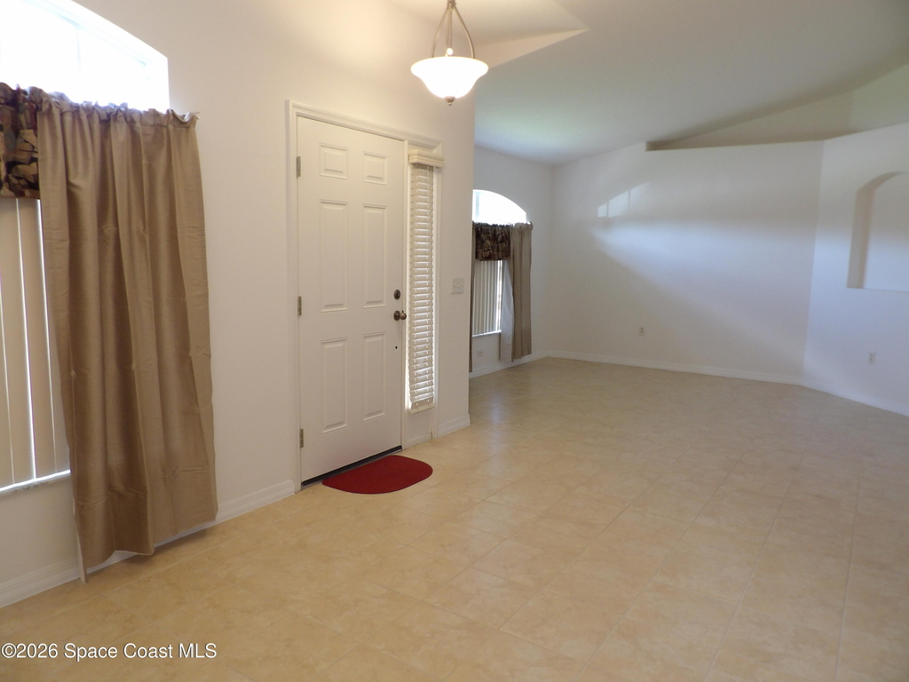 483 Entrada Street Se - Photo 5