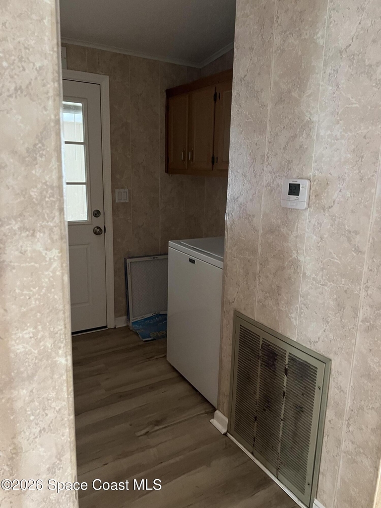 2395 Coconut Palm Drive Ne - Photo 6