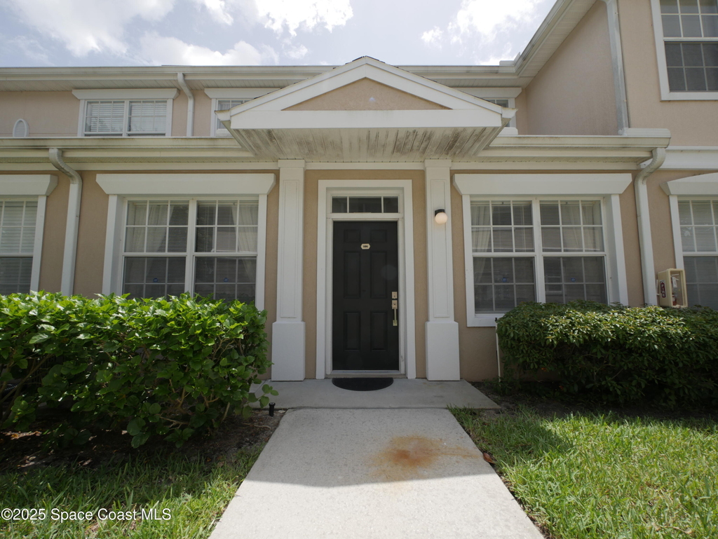 100 Colibri Way - Photo 0