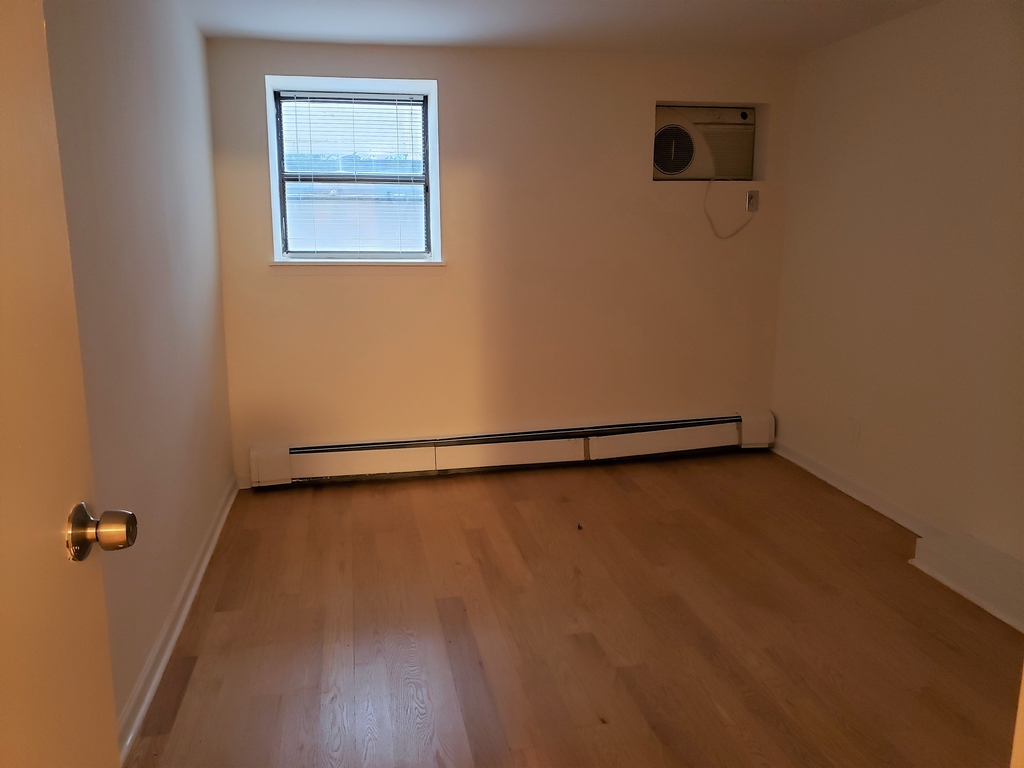 West 52nd Street - Photo 2