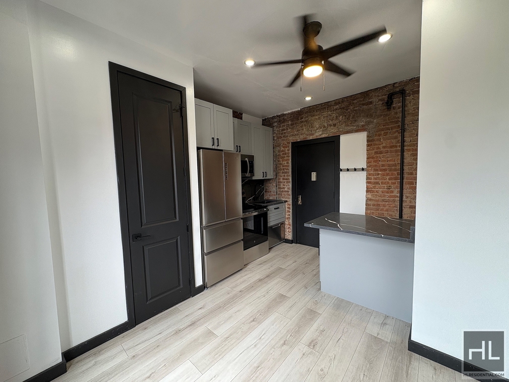 2 Avenue - Photo 7