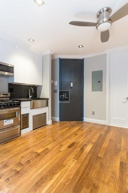 East 116 Street - Photo 8