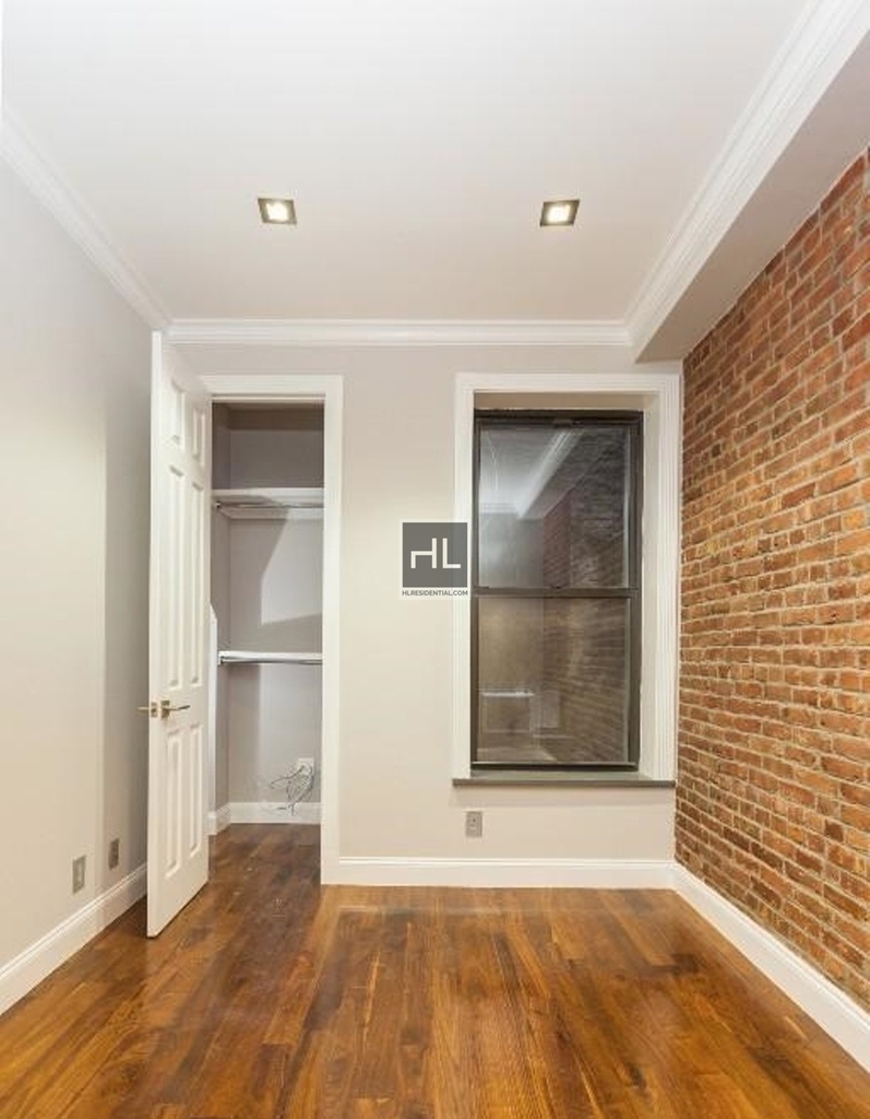 East 116 Street - Photo 7