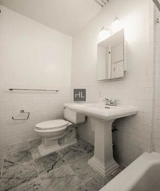 Mott Street - Photo 4
