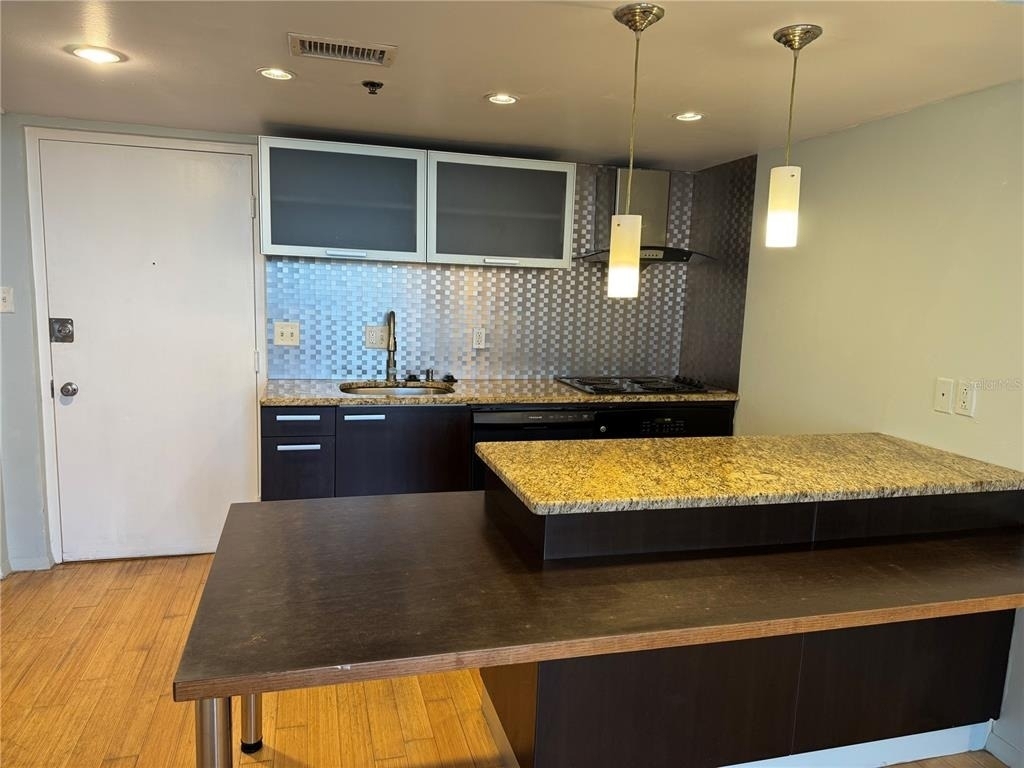 701 S Madison Avenue - Photo 4