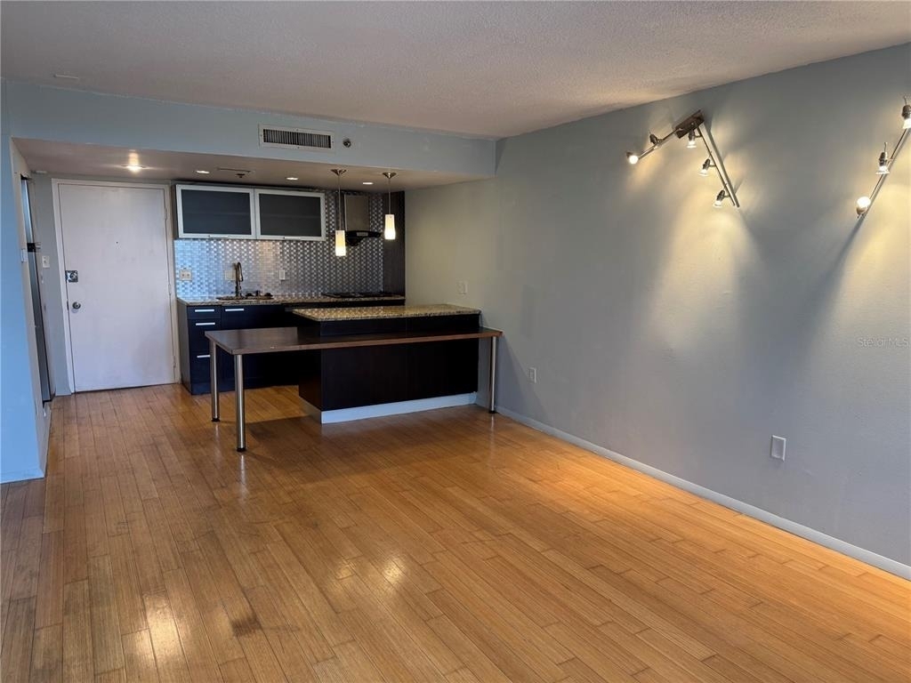701 S Madison Avenue - Photo 7