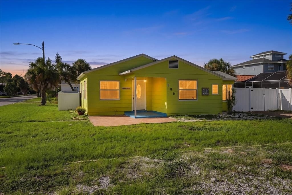 600 79th Avenue - Photo 4