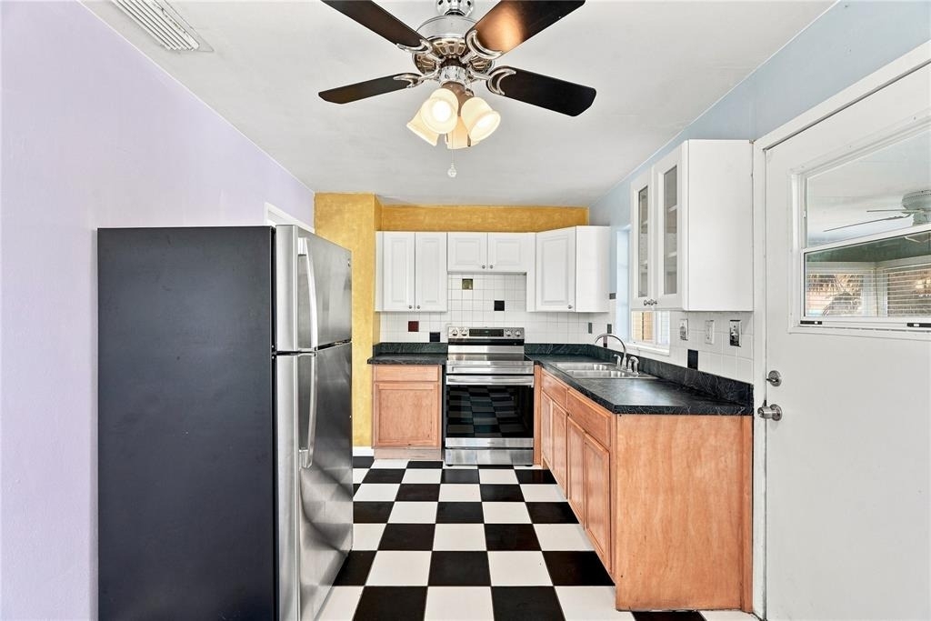 600 79th Avenue - Photo 10