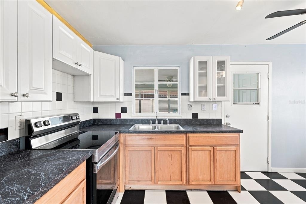 600 79th Avenue - Photo 9