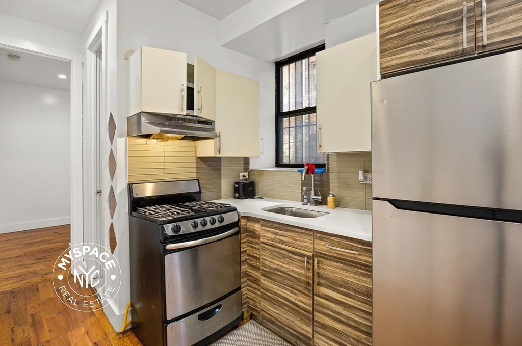 1935 Bergen Street - Photo 7