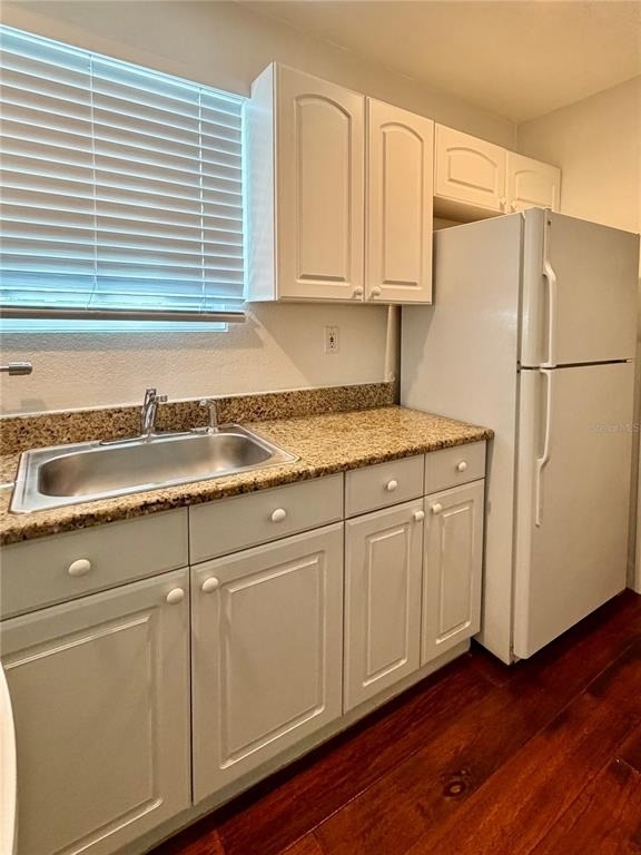 415 Celebration Avenue - Photo 3