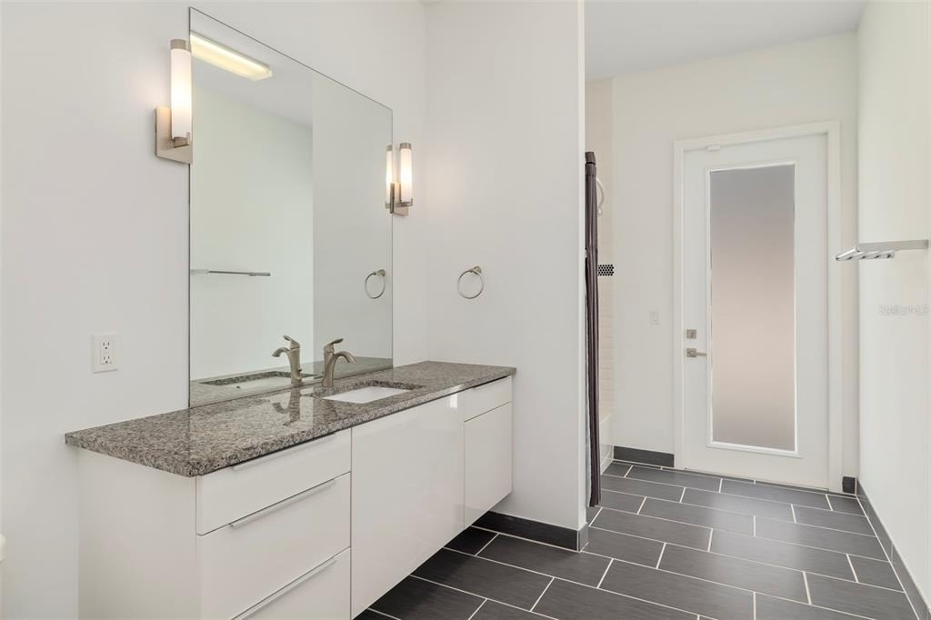 4524 Riverwood Avenue - Photo 25