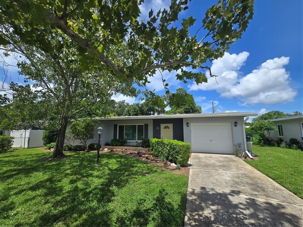 5116 13th Avenue Drive W - Photo 0