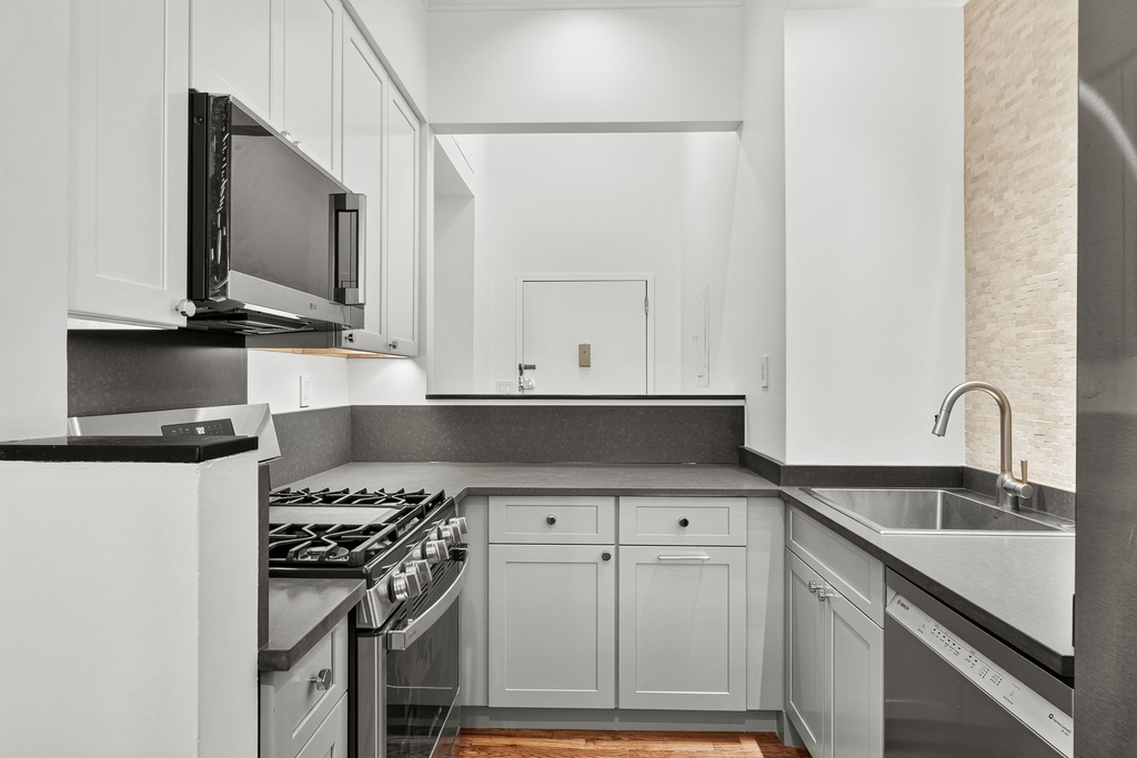 115 4th Avenue - Photo 8