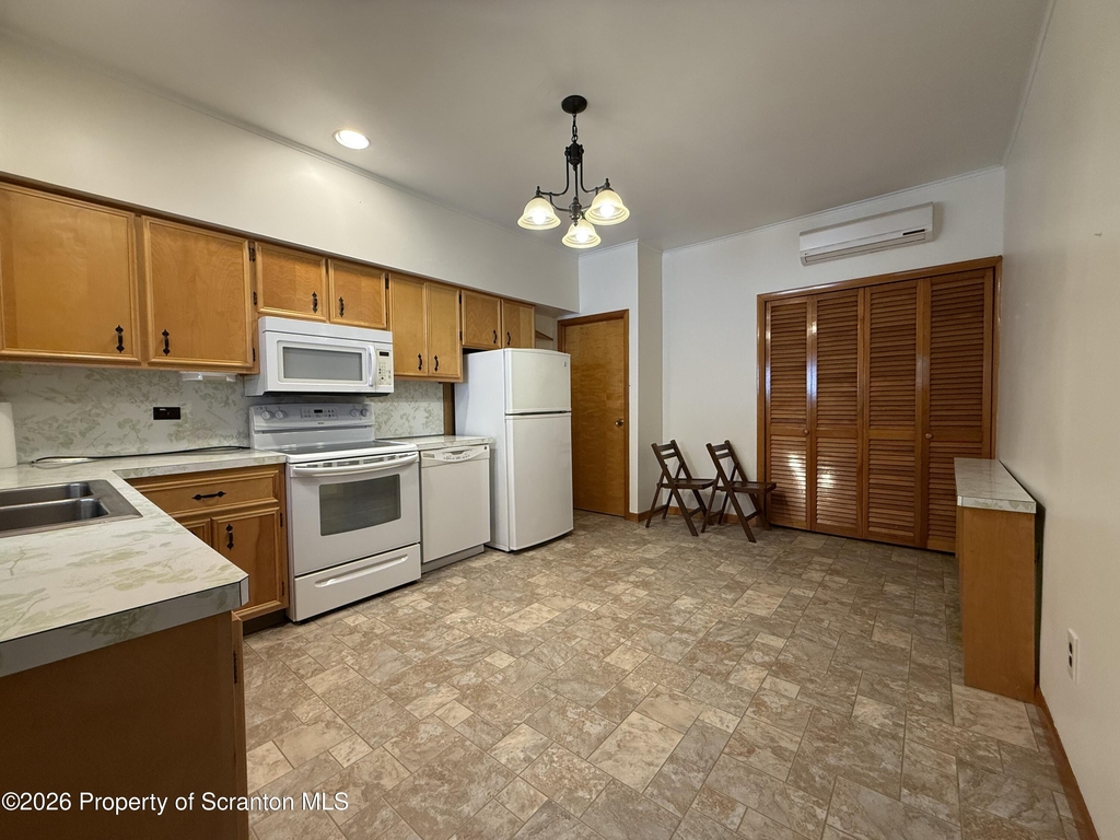 423 Keystone Avenue - Photo 1