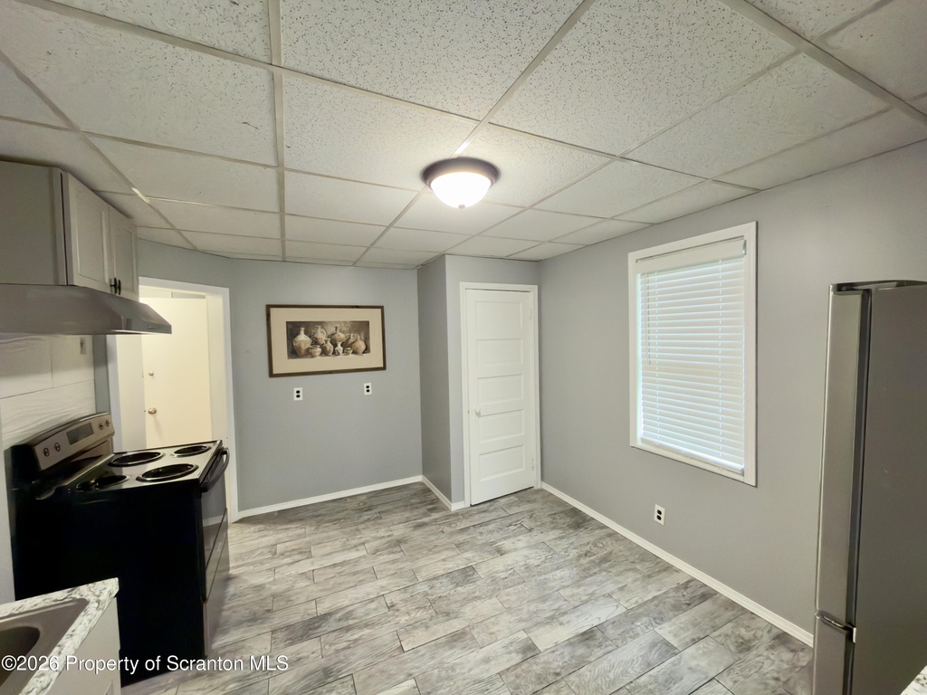 536 Moosic Road - Photo 6
