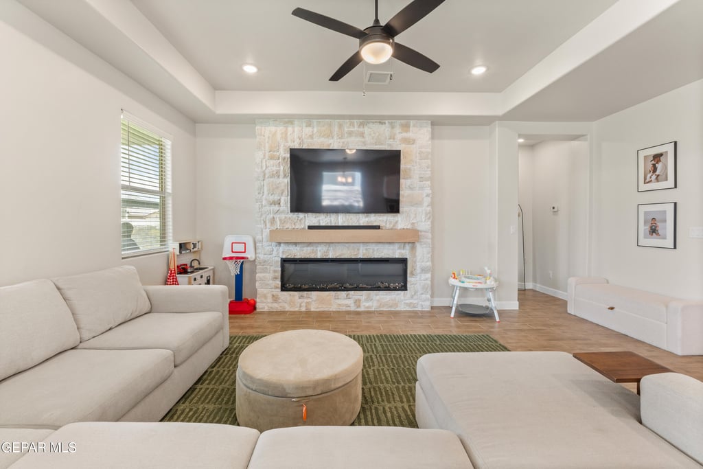 828 Paseo Solar Drive - Photo 5