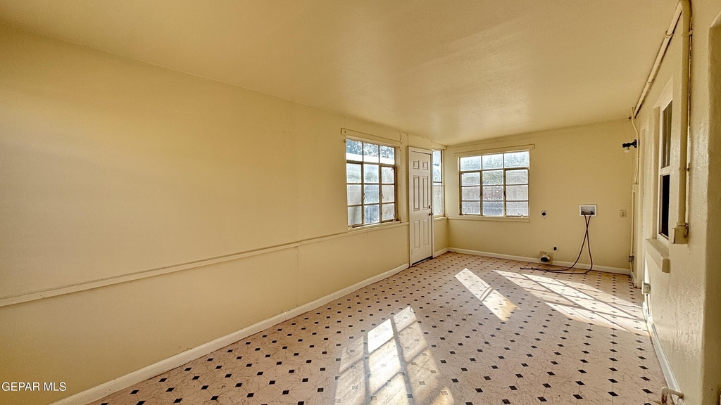 8033 Carpenter Drive - Photo 28