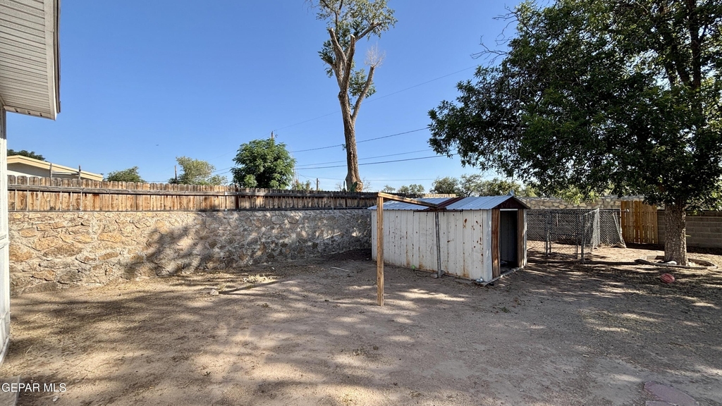 8033 Carpenter Drive - Photo 34