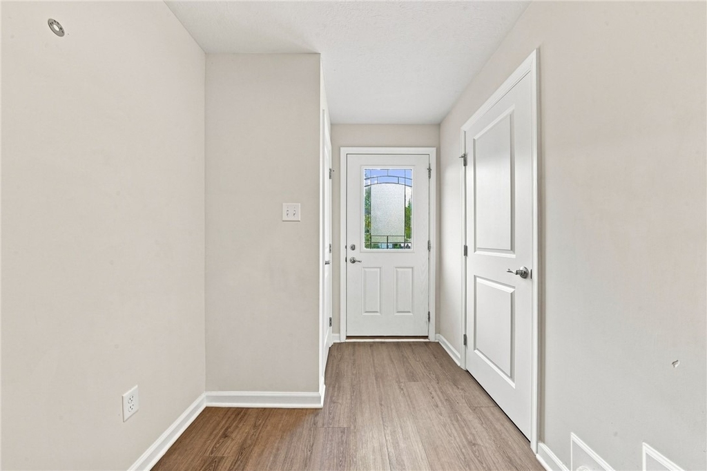 233 Chesna Dr - Photo 3