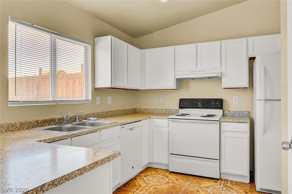 2739 E Colton Avenue - Photo 14