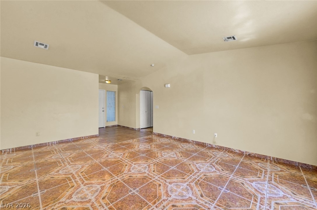 2739 E Colton Avenue - Photo 6