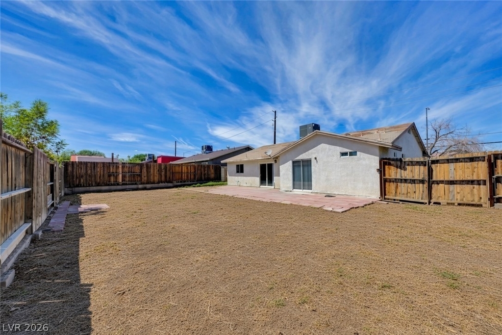2739 E Colton Avenue - Photo 36