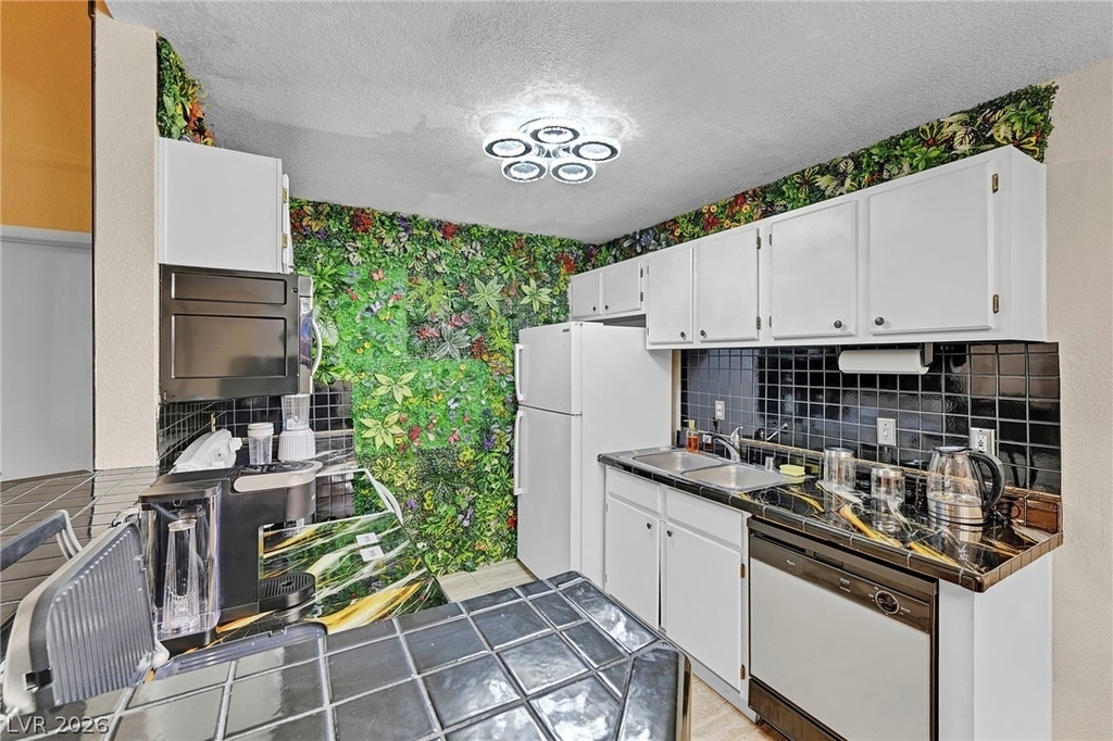 5131 Lindell Road - Photo 11