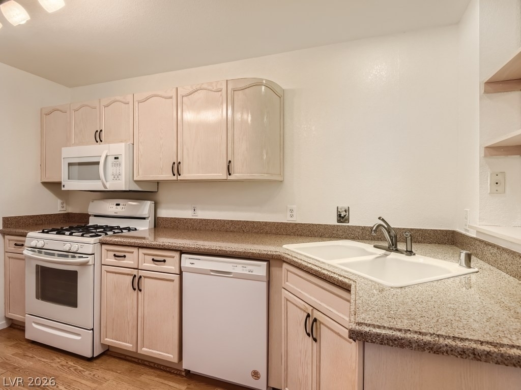 1045 Grammy Drive - Photo 5