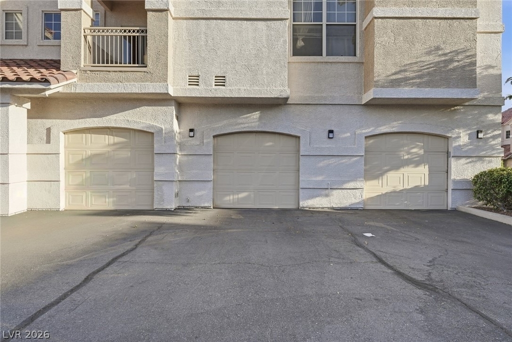 8555 W Russell Road - Photo 4
