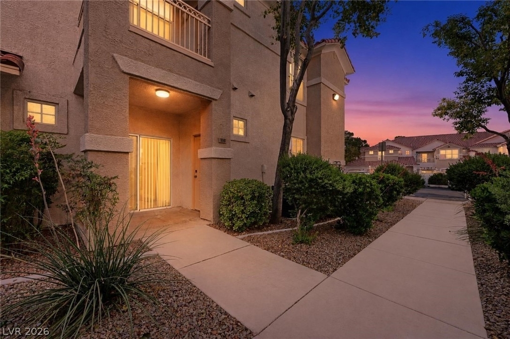 8555 W Russell Road - Photo 5