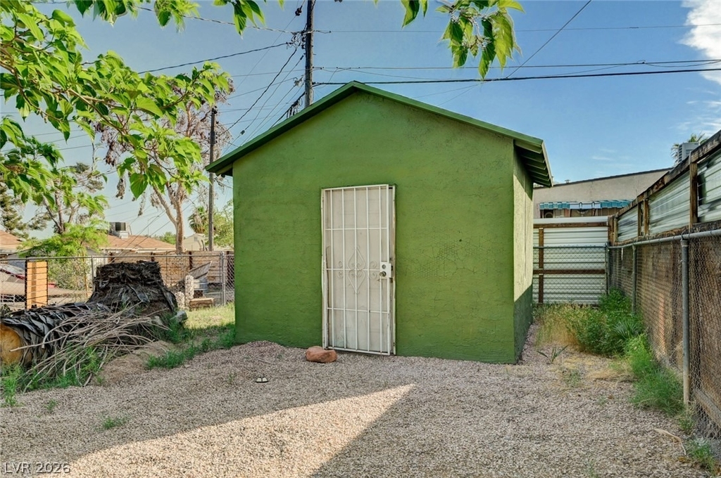 1720 E Carson Avenue - Photo 38