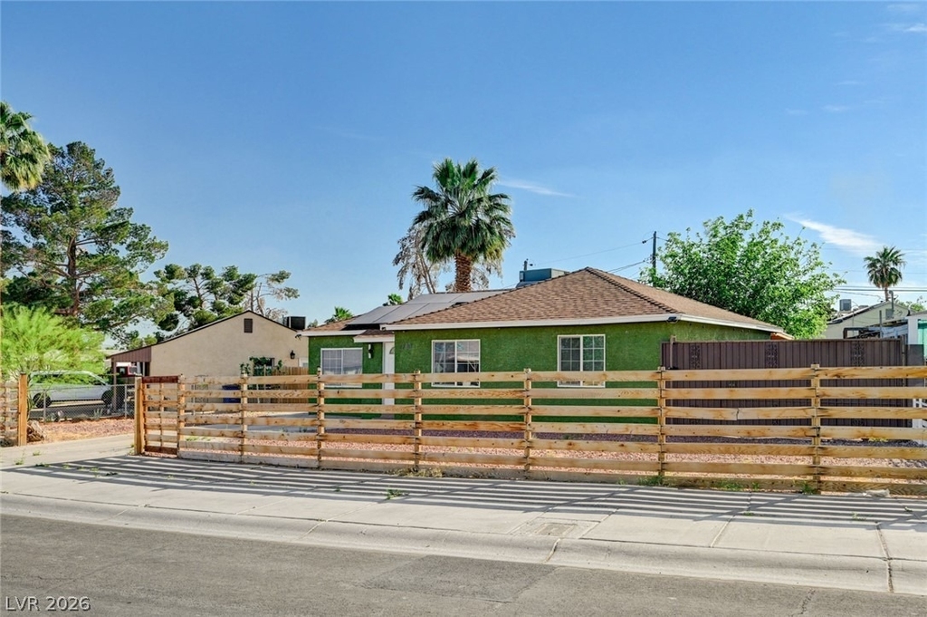 1720 E Carson Avenue - Photo 1