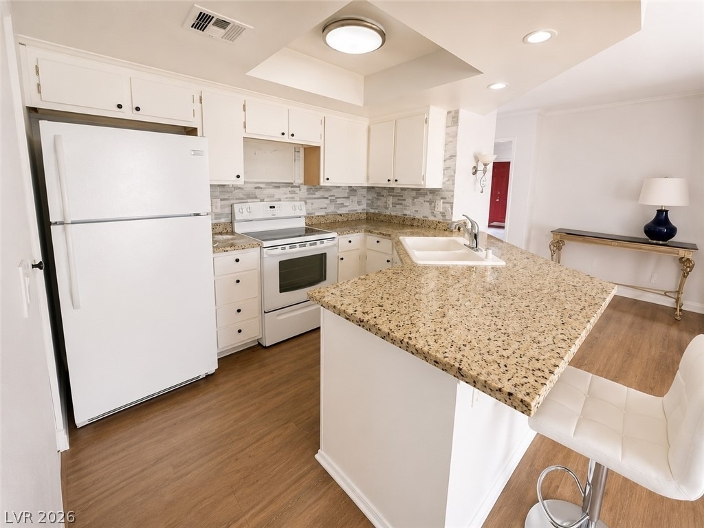 8600 W Charleston Boulevard - Photo 6