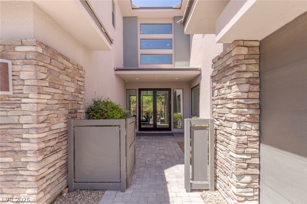 47 Pristine Glen Street - Photo 2