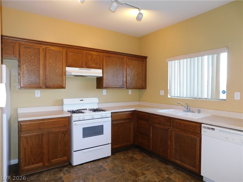 5260 Birdstone Court - Photo 8