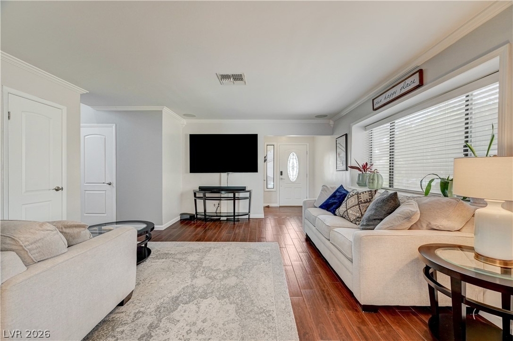 2064 Waverly Circle - Photo 8