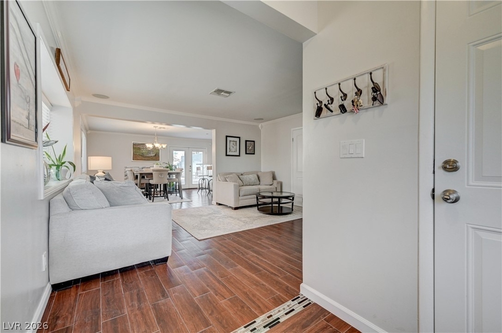 2064 Waverly Circle - Photo 6
