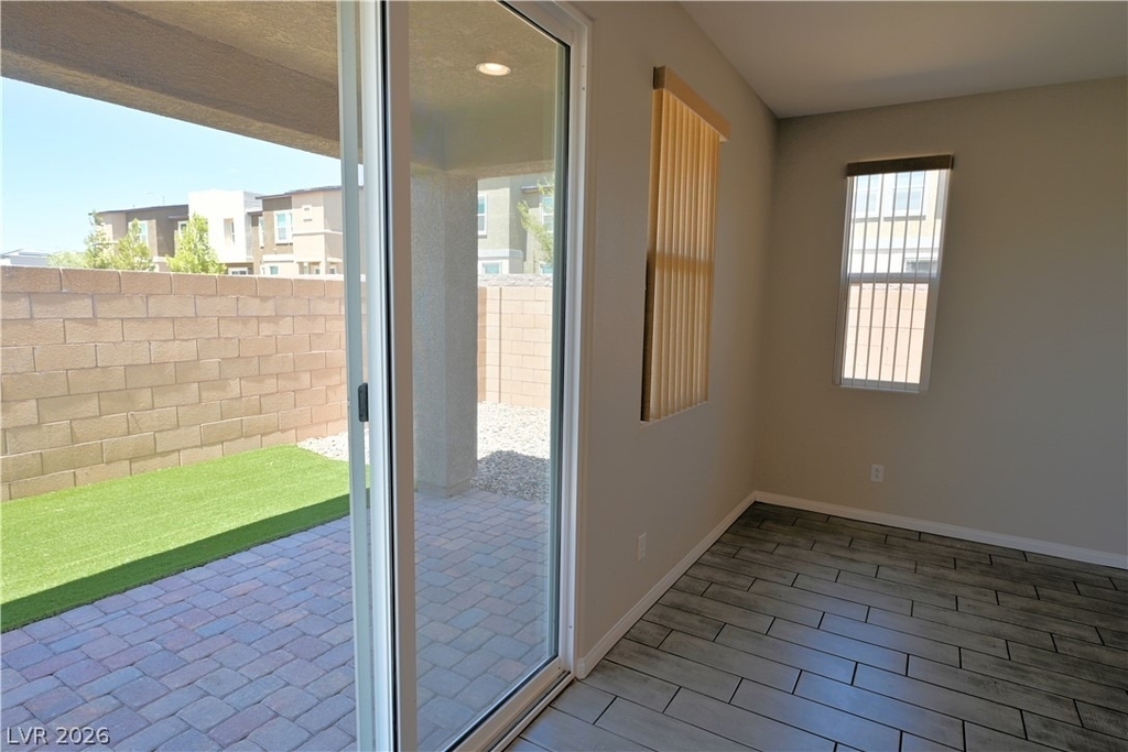 10205 Starlit Canyon Court - Photo 8
