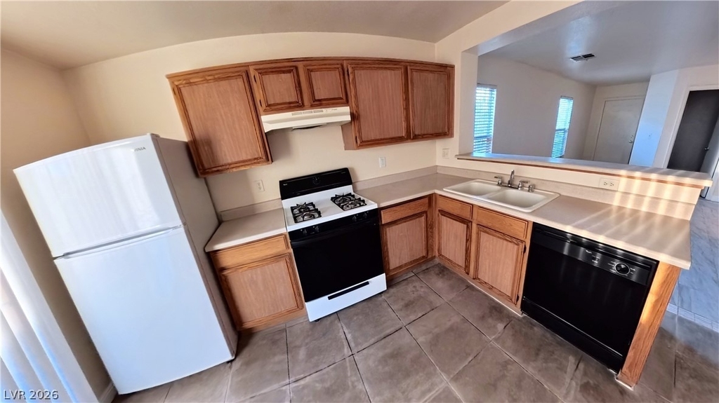 5591 Doubleday Street - Photo 4