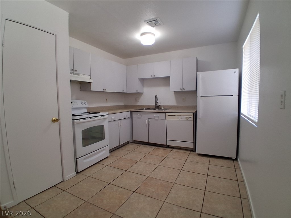 1333 Kari Lee Court - Photo 3