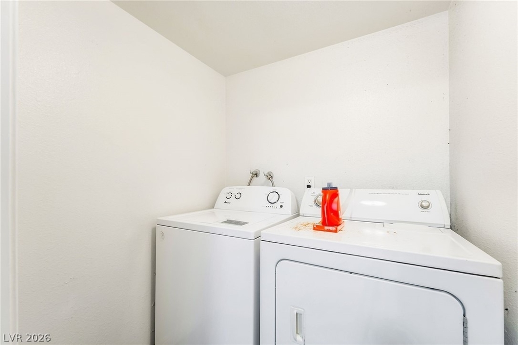 5576 W Rochelle Avenue - Photo 23